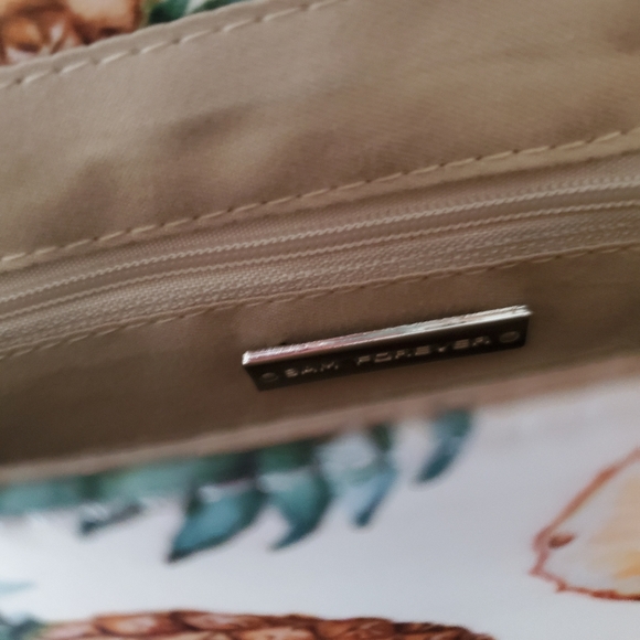 Hello 3am's pineapple clutch with so much to offe - Picture 2 of 5